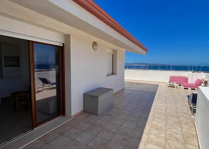Attici Con Terrazzo Vista Mare كالاسيتا