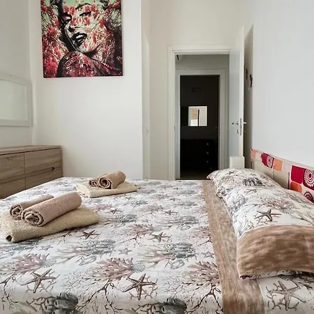 Attici Con Terrazzo Vista Mare Калазетта