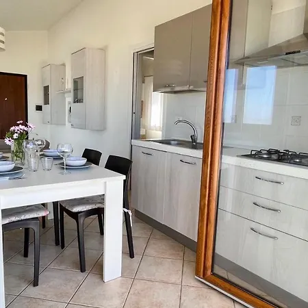 Lägenhet Attici Con Terrazzo Vista Mare *